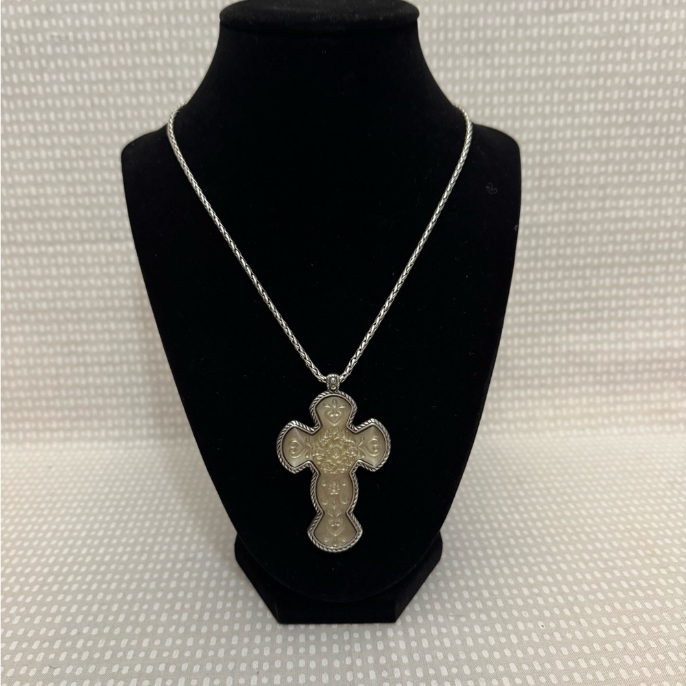 Elegant Silver Cross Pendant Necklace
